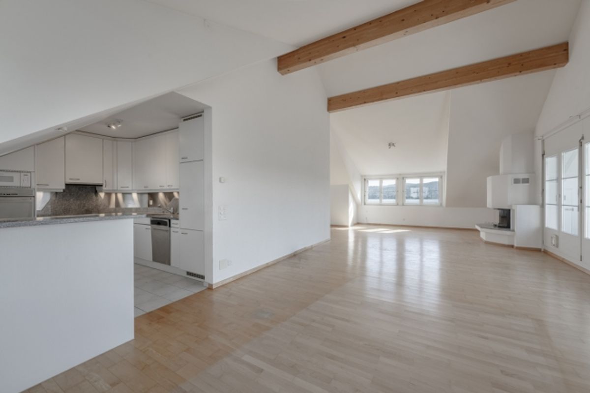 Einmaliges Wohnen grosszügige Dachwohnung mit Seesicht - 5