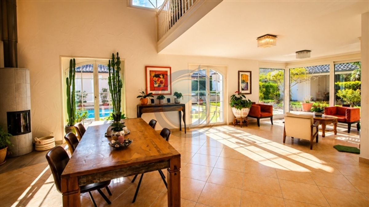 CHARMANTE 6,5-ZIMMER-FREISTEHENDE VILLA MIT CHARAKTER UND POOL - 8