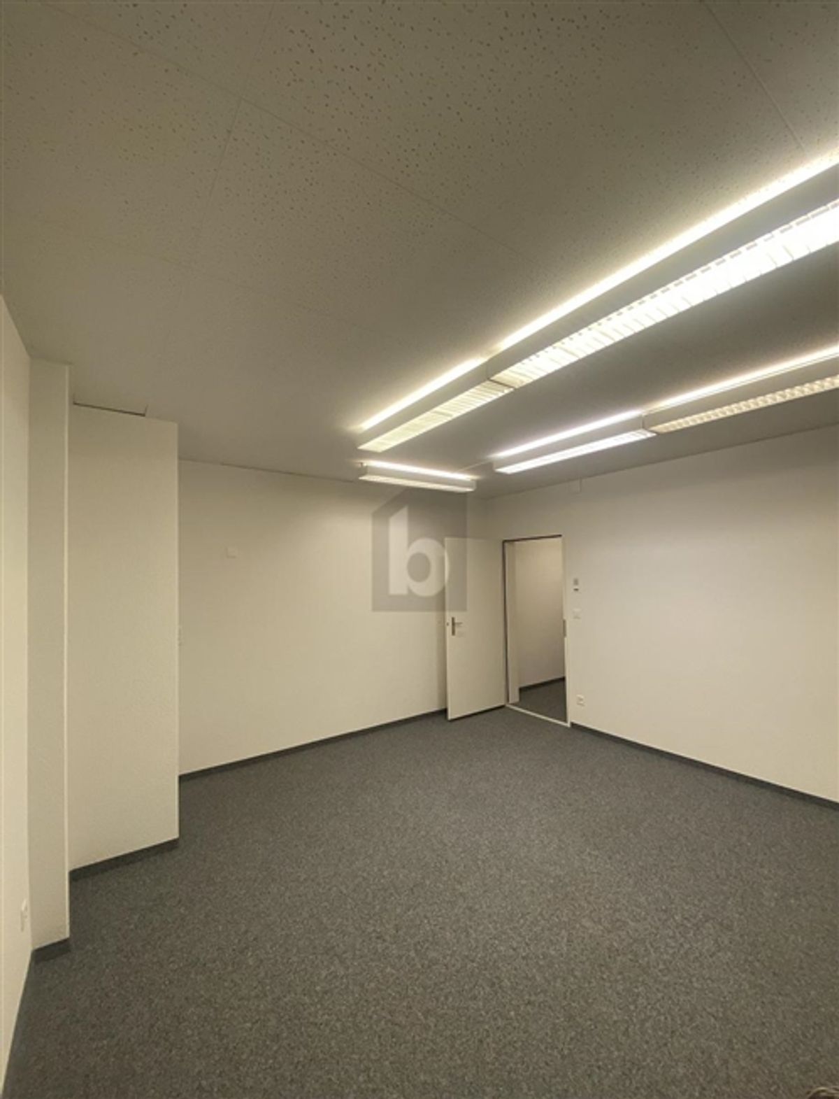 MODERN AN TOP LAGE - 0