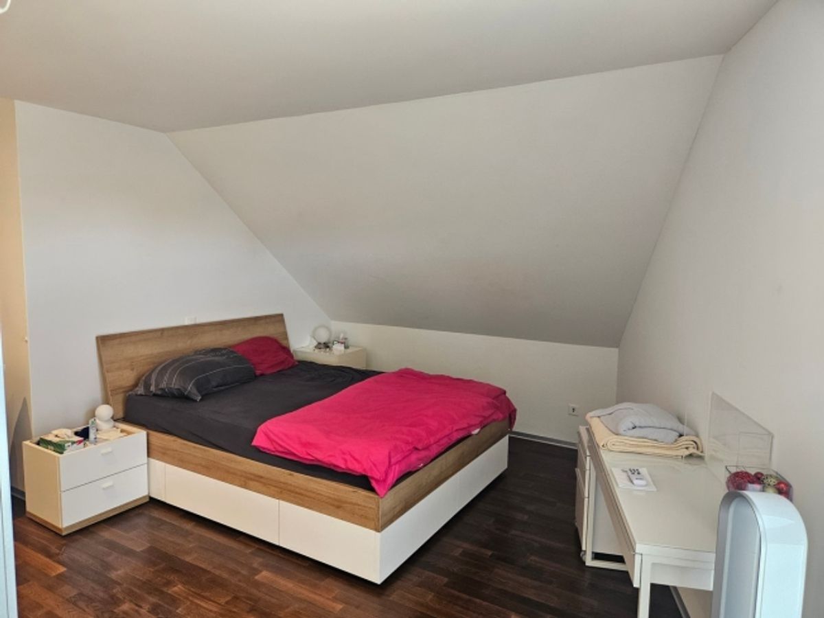 Geräumige 3.5-Zimmer Dachwohnung mit Aussicht in Weiningen - 5