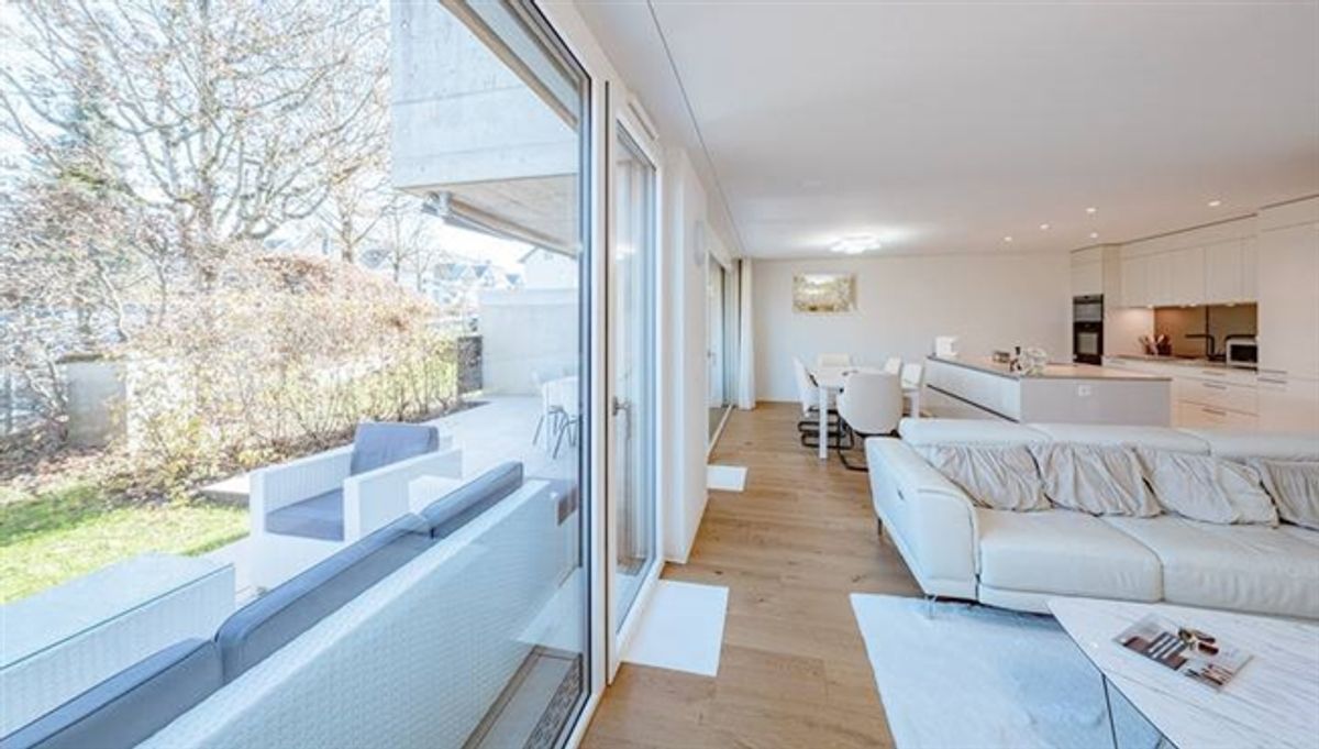 SCHLAUE UND NEUWERTIGE GARTENWOHNUNG - 0