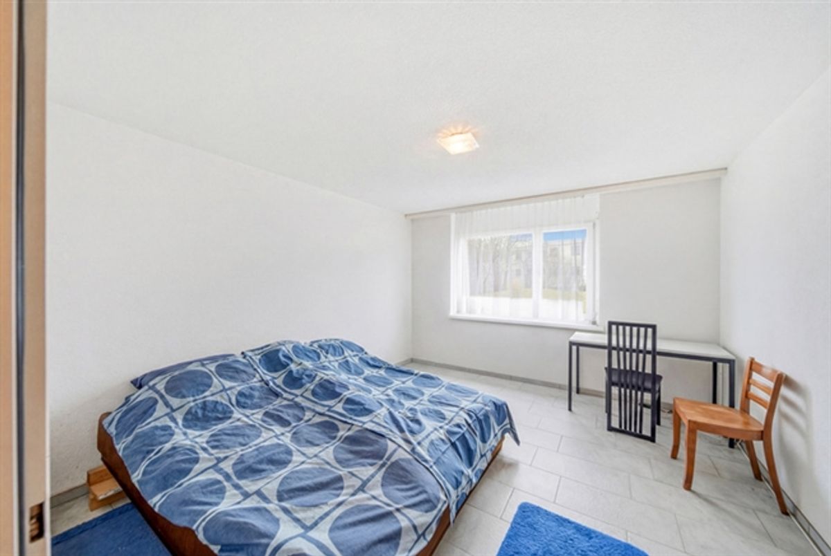 CHARMANTE 2.5-ZIMMER-WOHNUNG MIT WINTERGARTEN UND GRÜNLAGE - 2