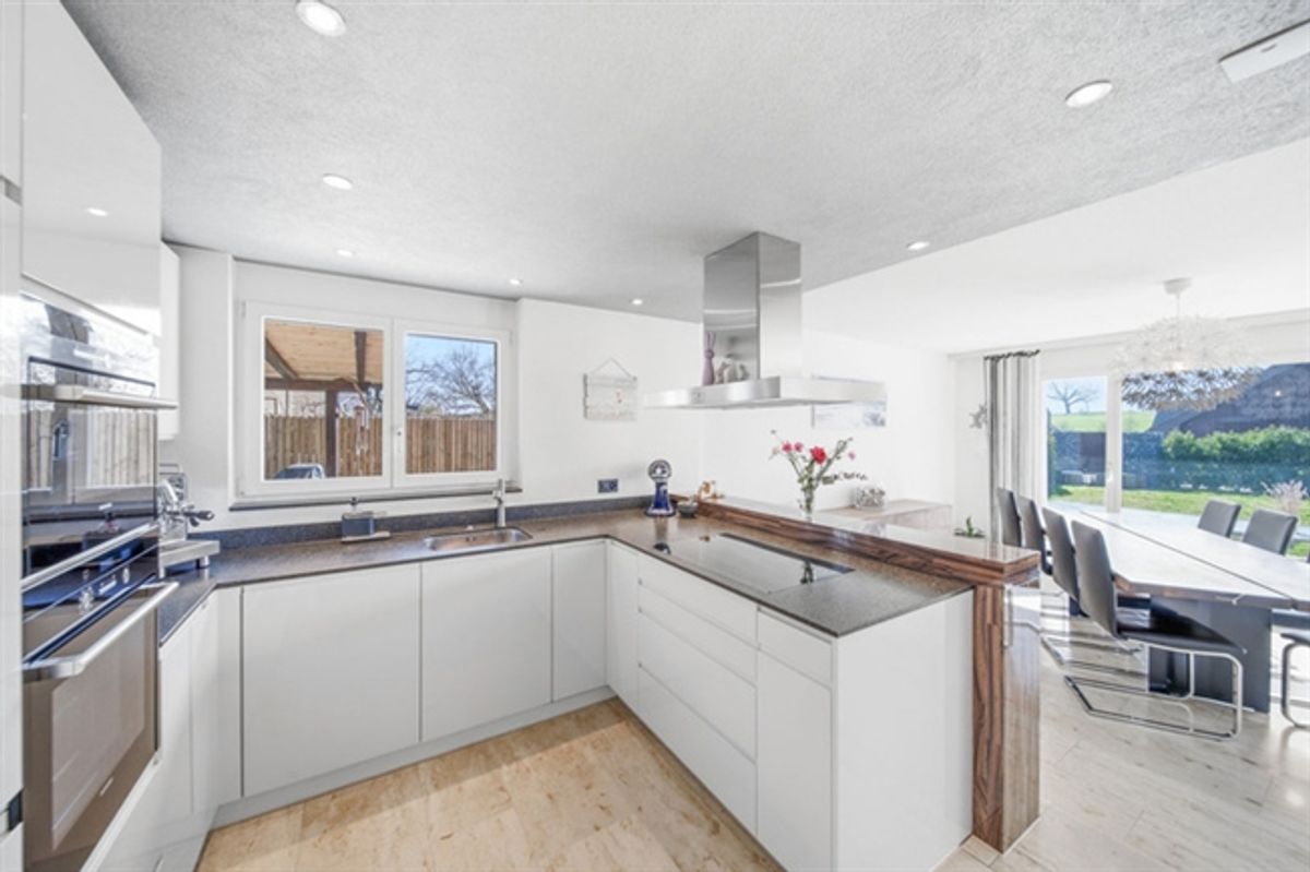 FREISTEHENDES 5.5 ZIMMER EINFAMILIENHAUS MIT POOL - WATT ELSE - 3
