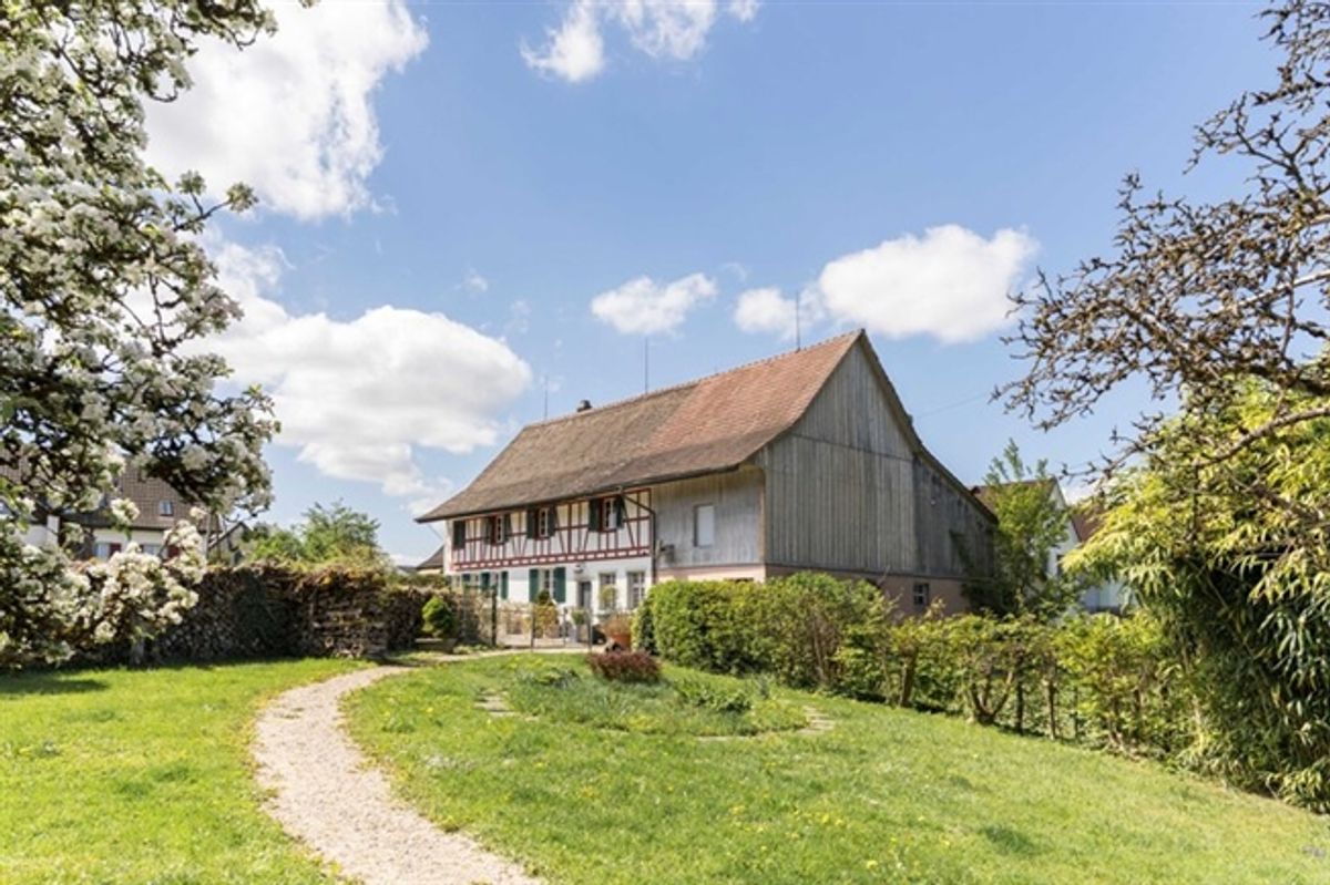 GESCHICHTE SCHREIBEN - MEHRGENERATIONENHAUS MIT POTENZIAL IN OBERGLATT - 0