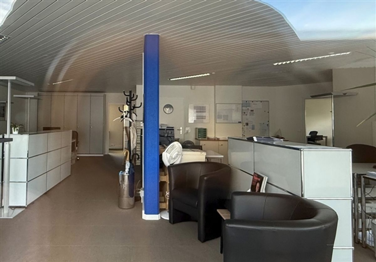 Attraktive Gewerbe-, Büro- oder Ladenfläche im Erdgeschoss (ca. 130m²) - 2