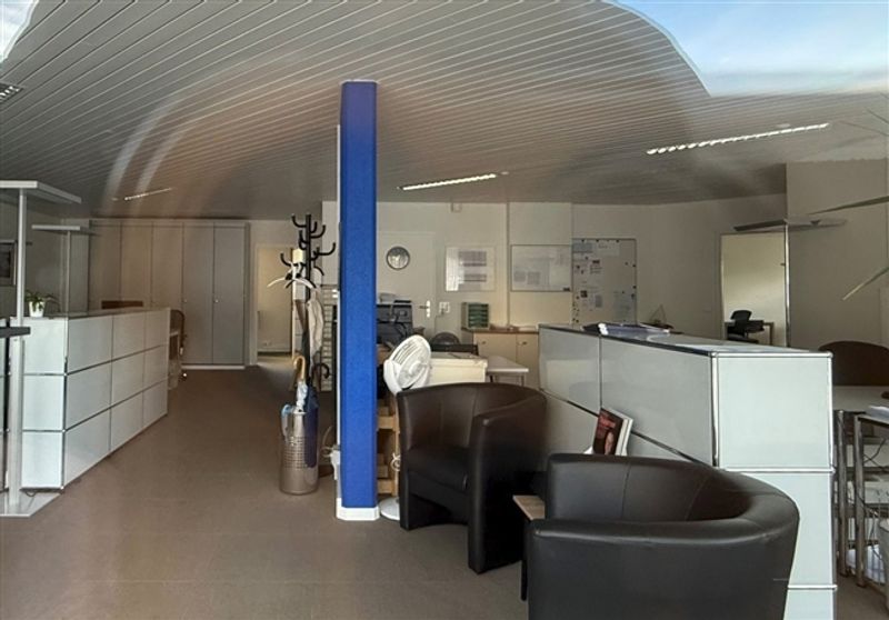 Attraktive Gewerbe-, Büro- oder Ladenfläche im Erdgeschoss (ca. 130m²) - 3