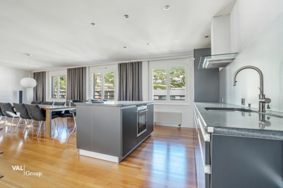 Attique en duplex avec terrasse sur le toit, au coeur de la ville - 2