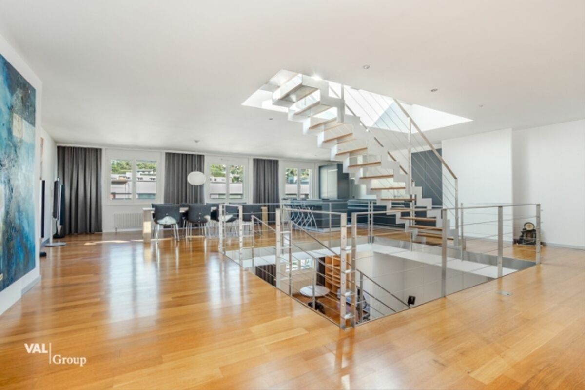 Attique en duplex avec terrasse sur le toit, au coeur de la ville - 4