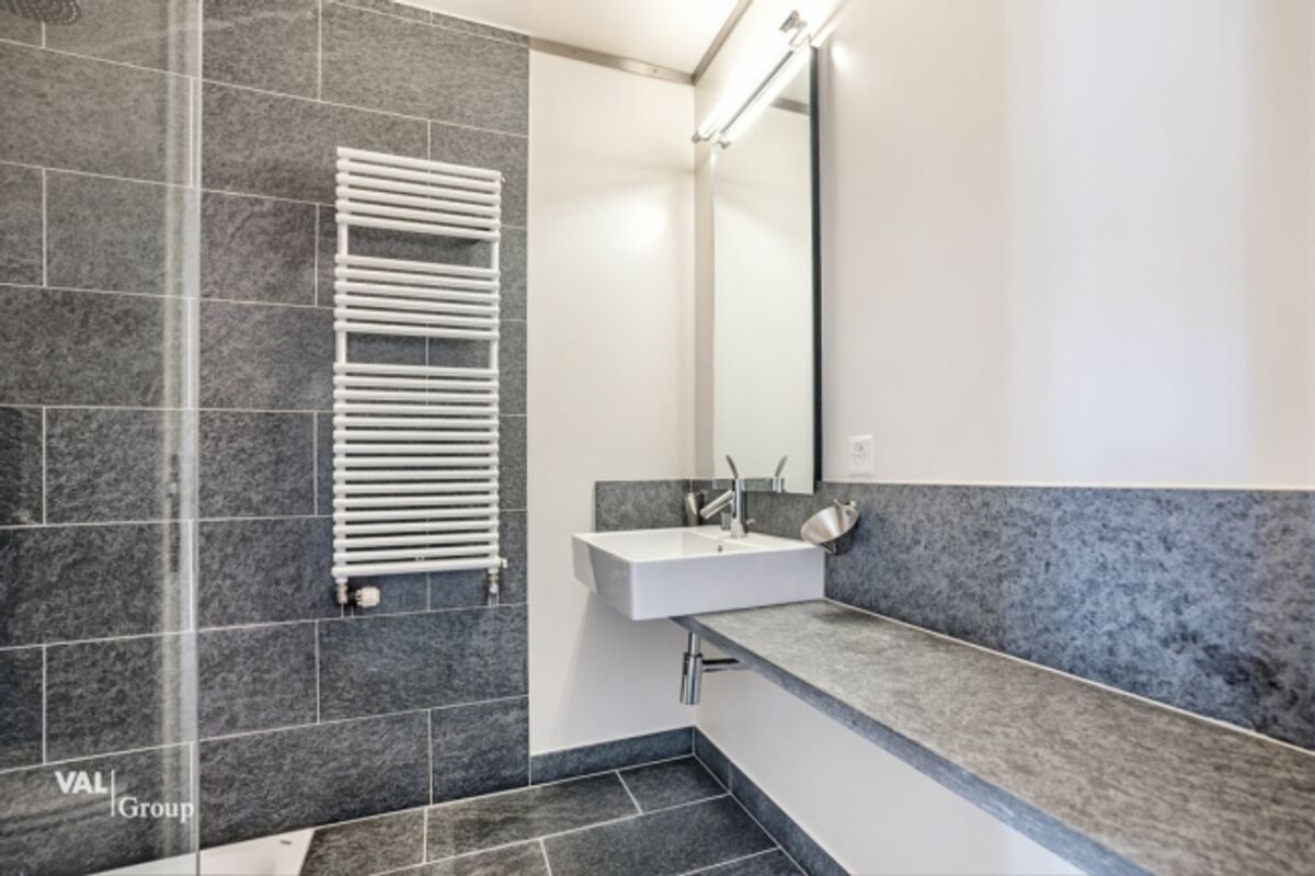 Attique en duplex avec terrasse sur le toit, au coeur de la ville - 10
