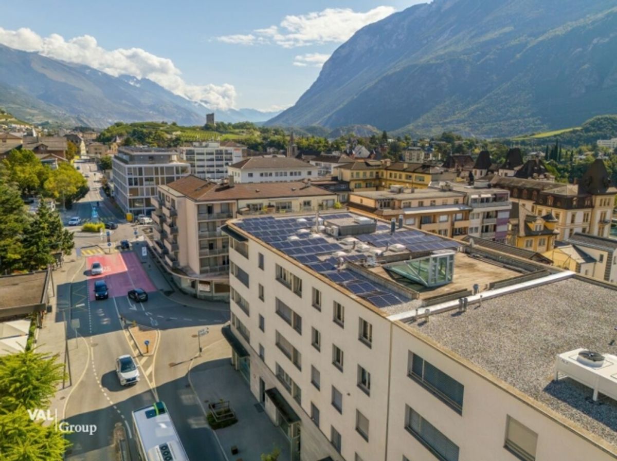 Attique en duplex avec terrasse sur le toit, au coeur de la ville - 12