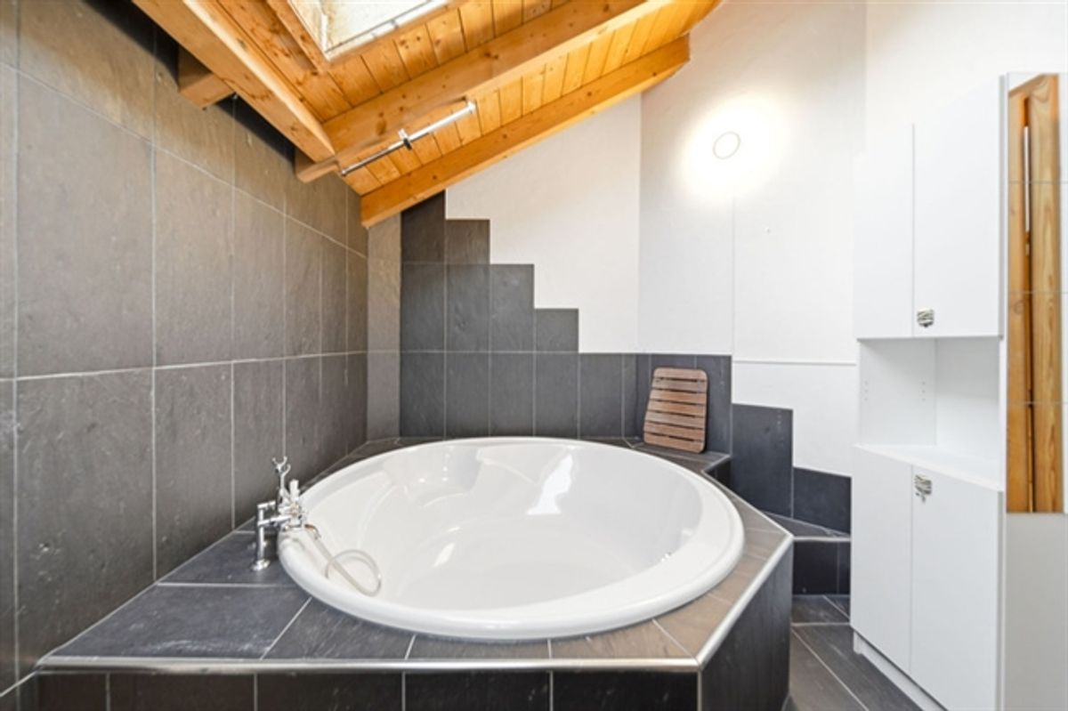 EIN HAUCH SKANDINAVIEN IM KANTON SCHWYZ - 8.5 ZIMMERHAUS - 4