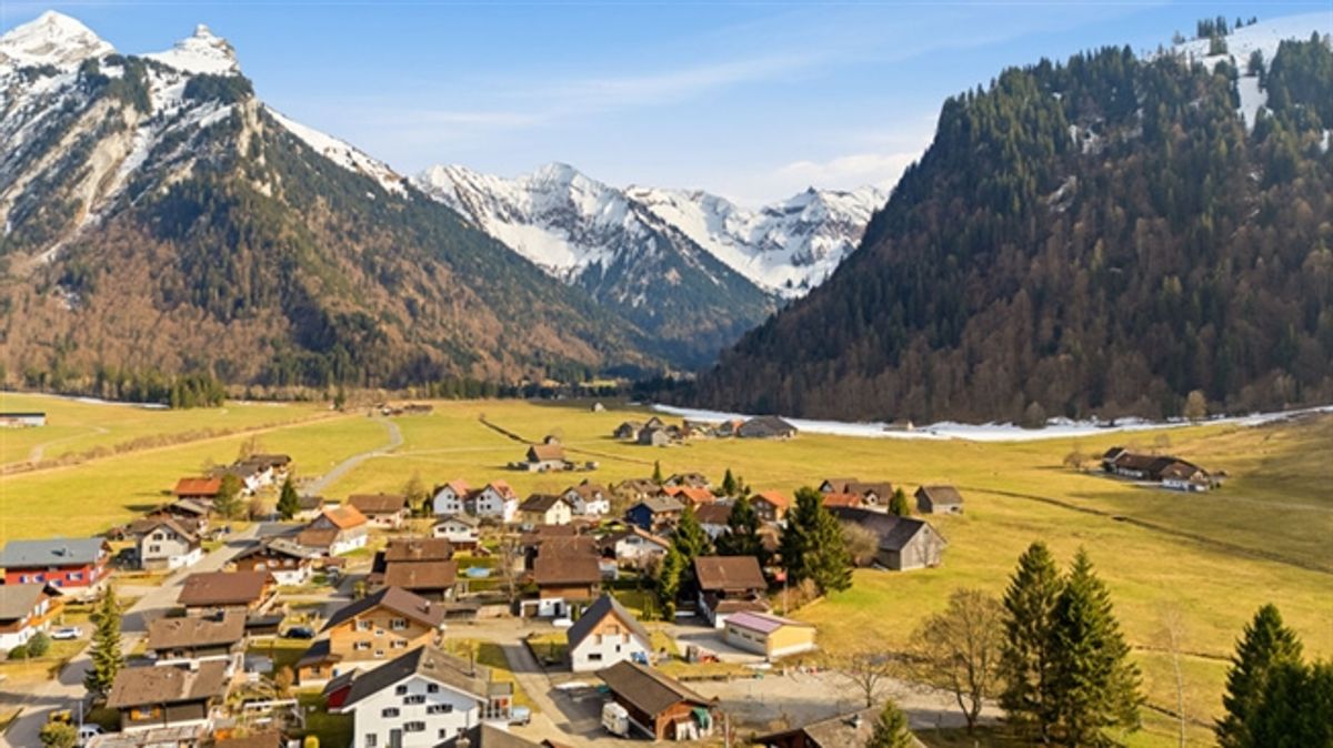 EIN HAUCH SKANDINAVIEN IM KANTON SCHWYZ - 8.5 ZIMMERHAUS - 7