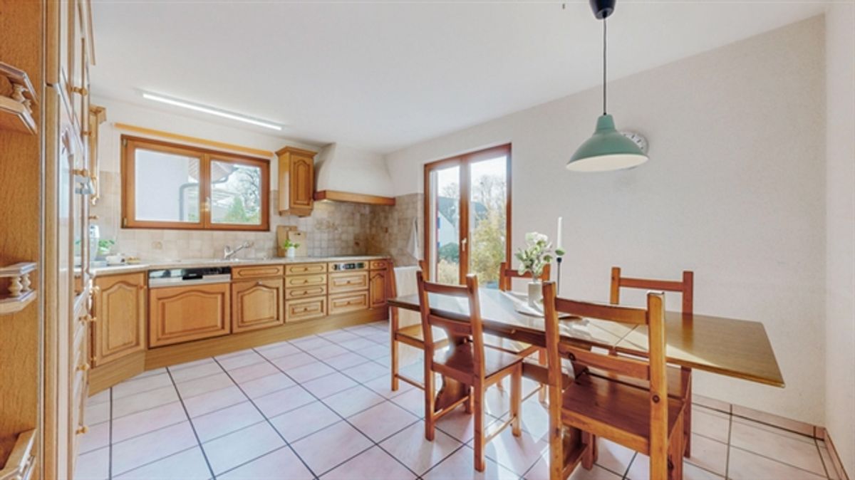 FAIR IM PREIS, FREISTEHEND UND GEPFLEGT - 5.5 ZIMMER EINFAMILIENHAUS - 2