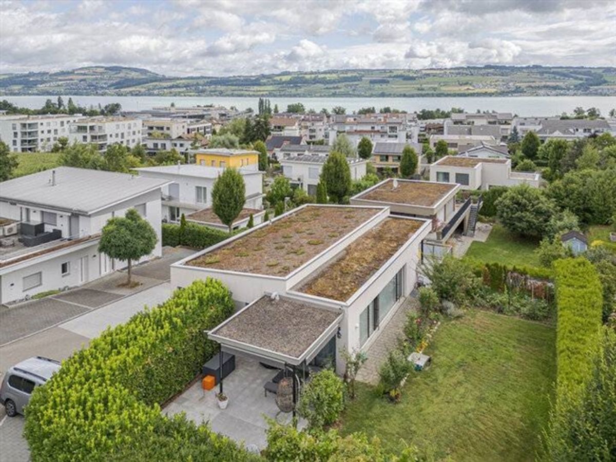 EINFAMILIENHAUS MIT SCHÖNER SEESICHT - 0