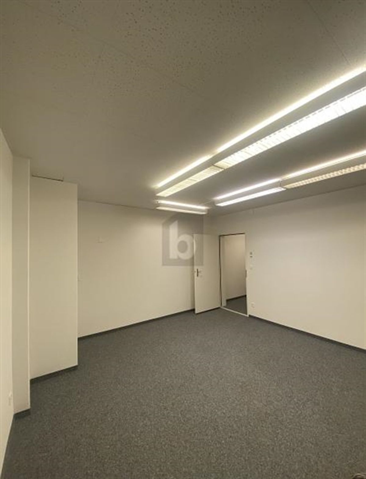 MODERN AN TOP LAGE - 0