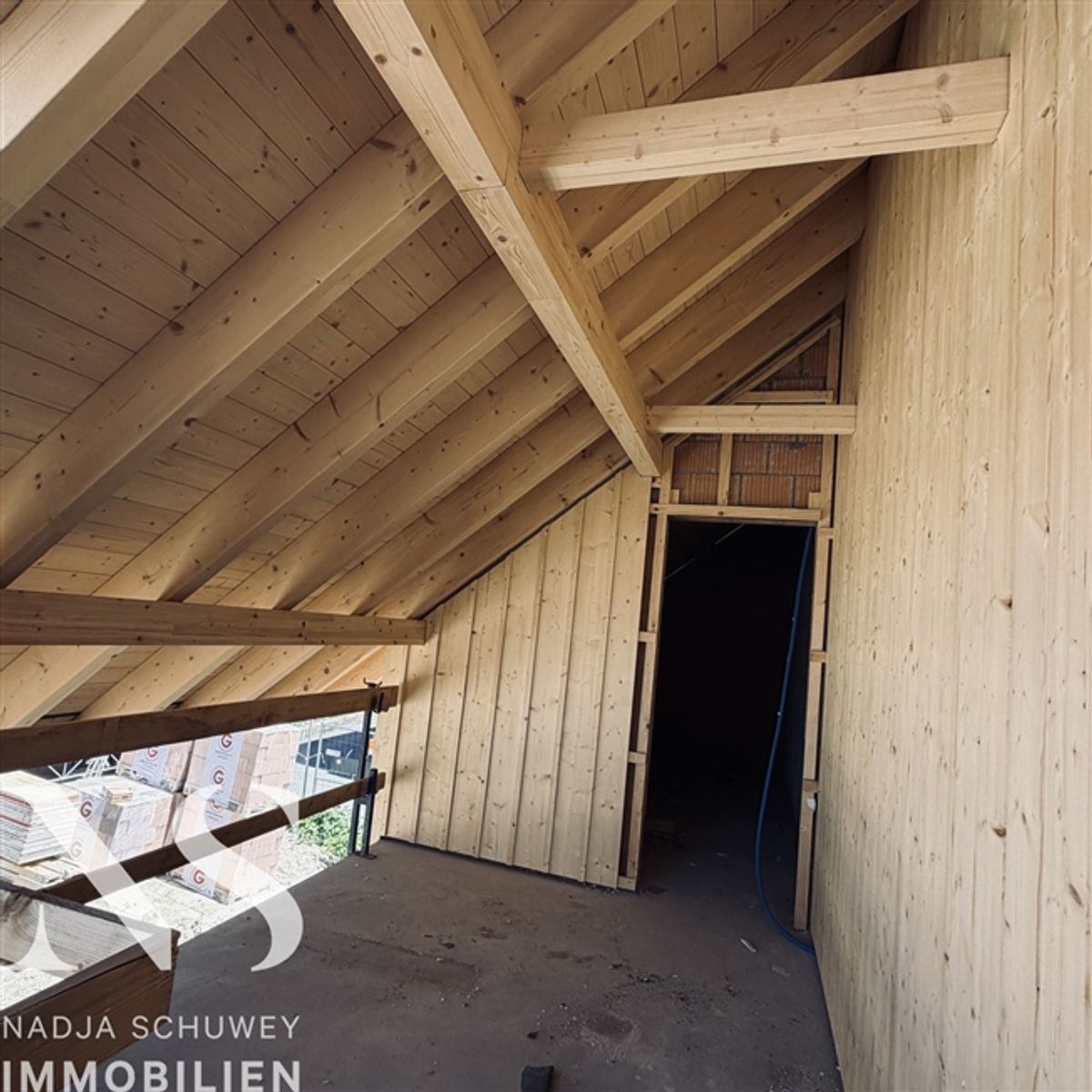 Charmante 4.5-Zimmer-Wohnung im 1. OG eines Zweifamilienhaus - 4