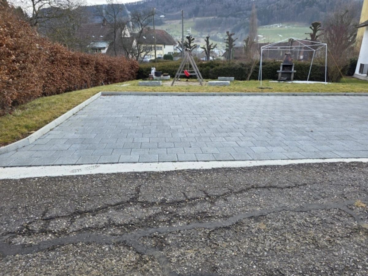 6 Aussenparkplätze, neu und eben - 5