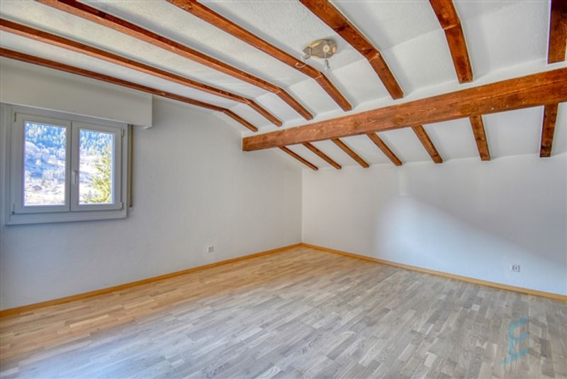 ZU VERMIETEN Schöne renovierte 3 ½ Zimmerwohnung im obersten Stockwerk - 5