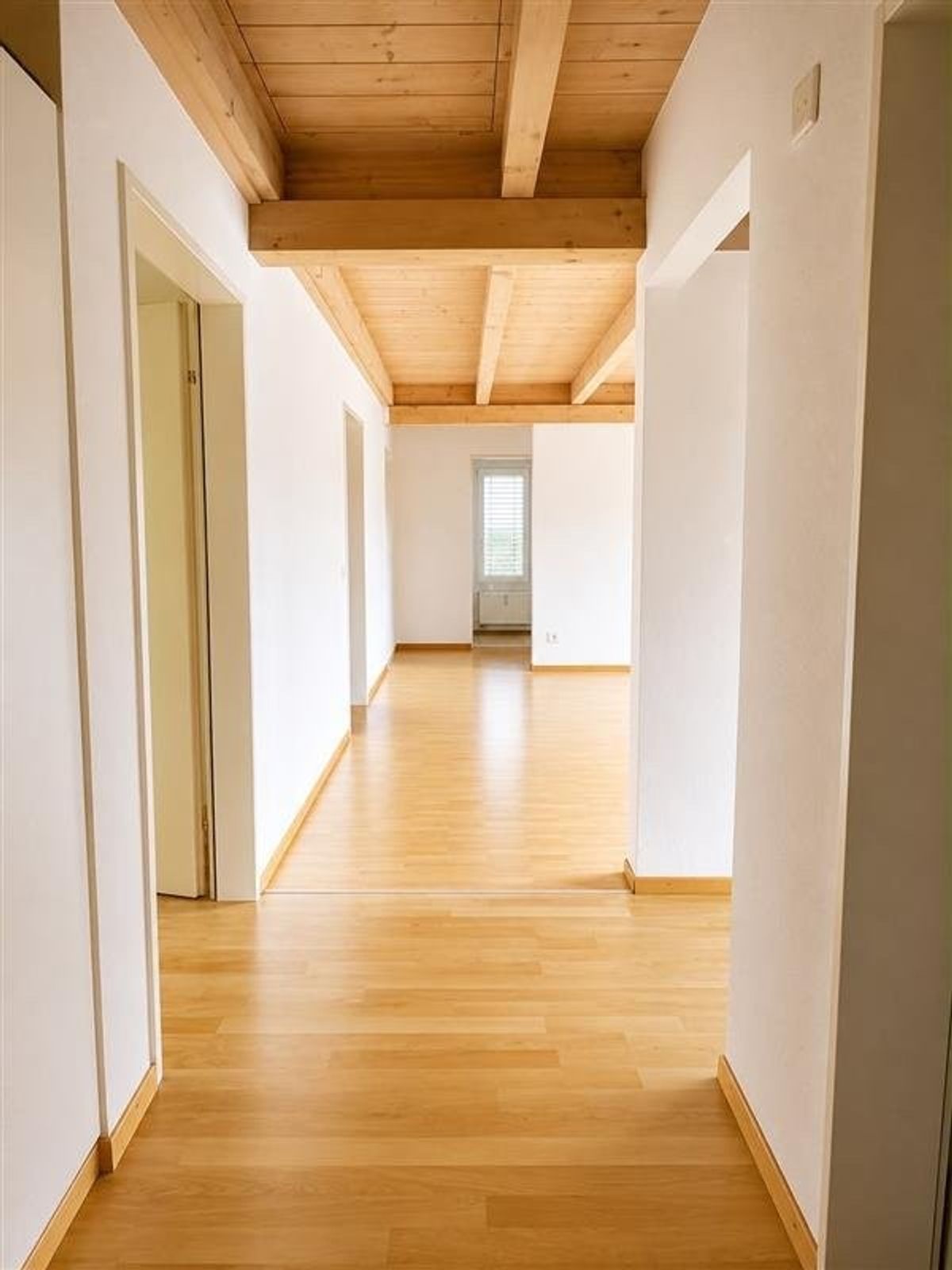 Familienwohnung sucht neue Bewohner - 1