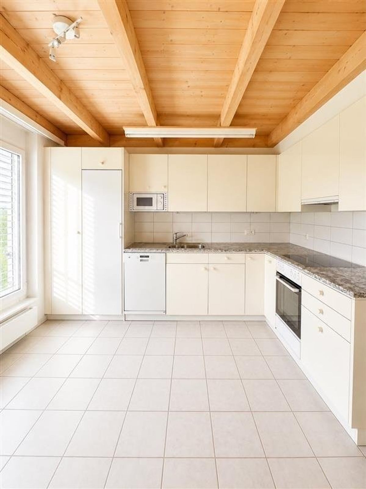 Familienwohnung sucht neue Bewohner - 9