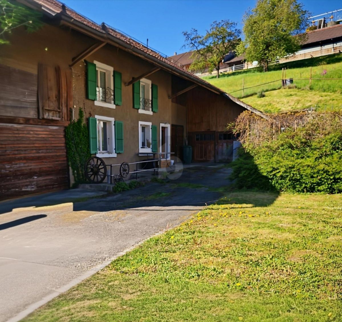 IDYLLISCH MIT VERWIRKLICHUNGSCHANCEN - 0