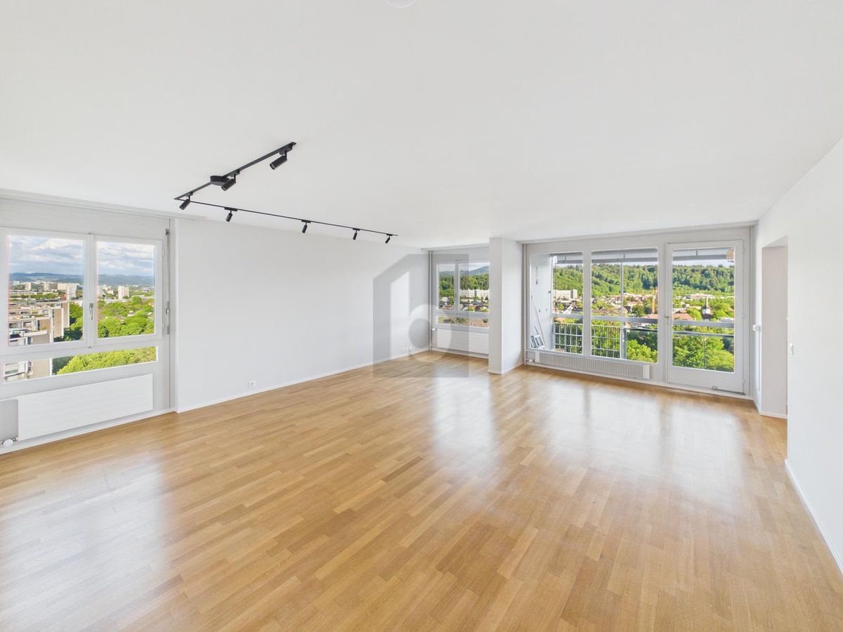 MODERN MIT PANORAMA WEITSICHT - 1