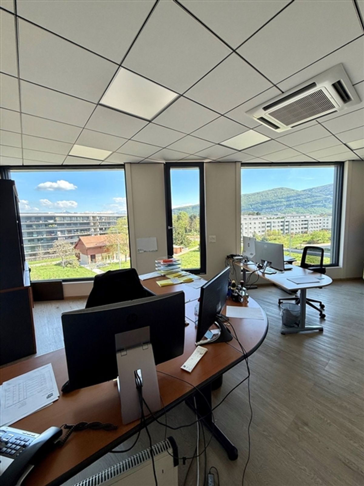 1226 THONEX – Büros mit 305 m² im 3. Stock eines modernen Gebäudes - 5