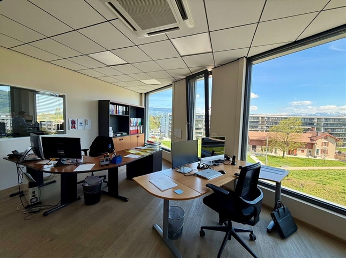 1226 THONEX – Büros mit 305 m² im 3. Stock eines modernen Gebäudes - 2