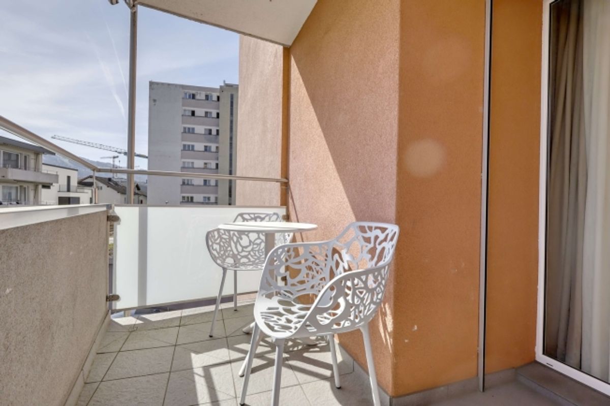 Modernes Coliving zwischen See, Stadt und Karriere in Baar - 10