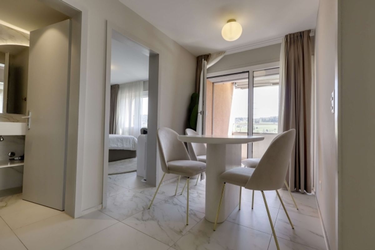 Modernes Coliving zwischen See, Stadt und Karriere in Baar - 10