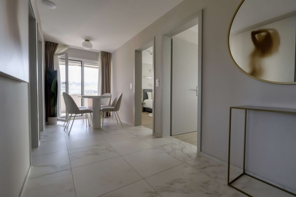 Modernes Coliving zwischen See, Stadt und Karriere in Baar - 11