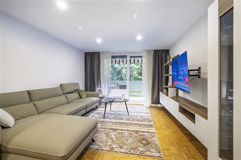 Prächtige renovierte 2,5-Zimmer-Wohnung nur einen Steinwurf vom See entfernt - 4