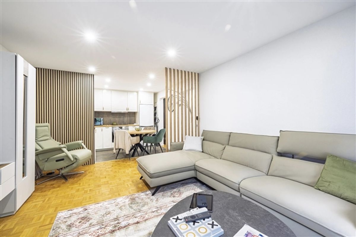 Prächtige renovierte 2,5-Zimmer-Wohnung nur einen Steinwurf vom See entfernt - 5