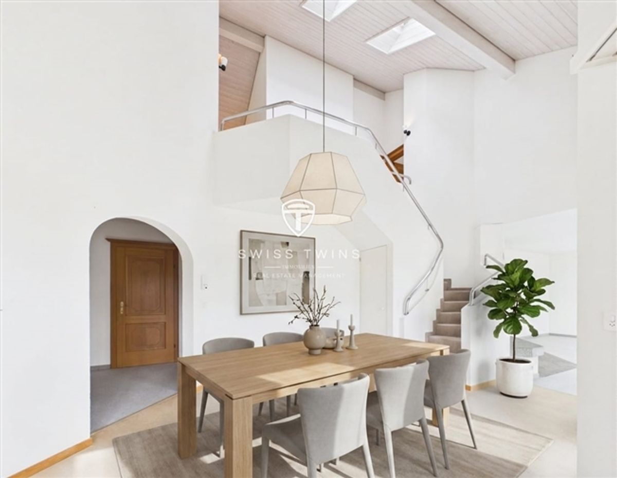Exklusive 6.5-Zimmer-Dachmaisonette mit Wintergarten & privatem Dachgarten in Cham - 0