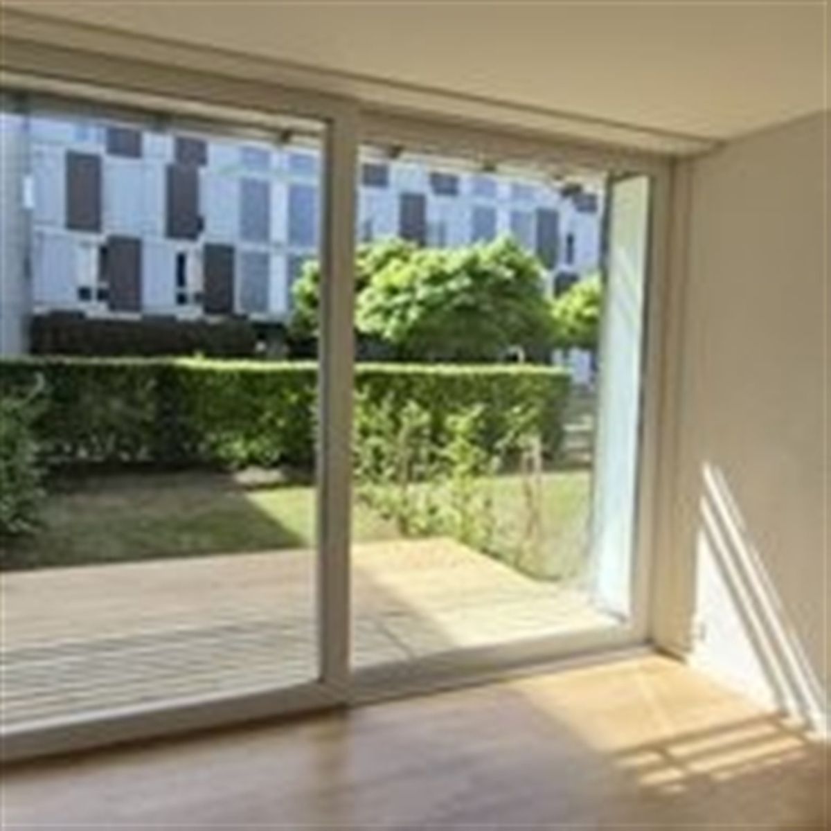 Moderne 2.5-Zimmer-Wohnung in Zürich-Schwamendingen zu vermieten - 1