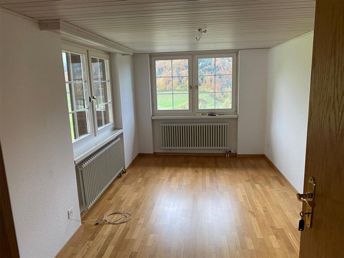5.5-Zimmer-Wohnung mit Lift, Brunnadern - 4