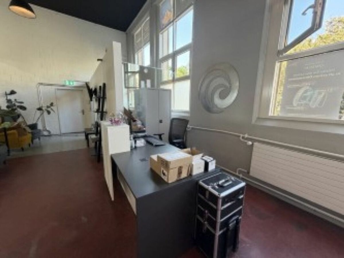 Ihr neuer Standort in Horgen - vielseitige Gewerbefläche im EG - 2