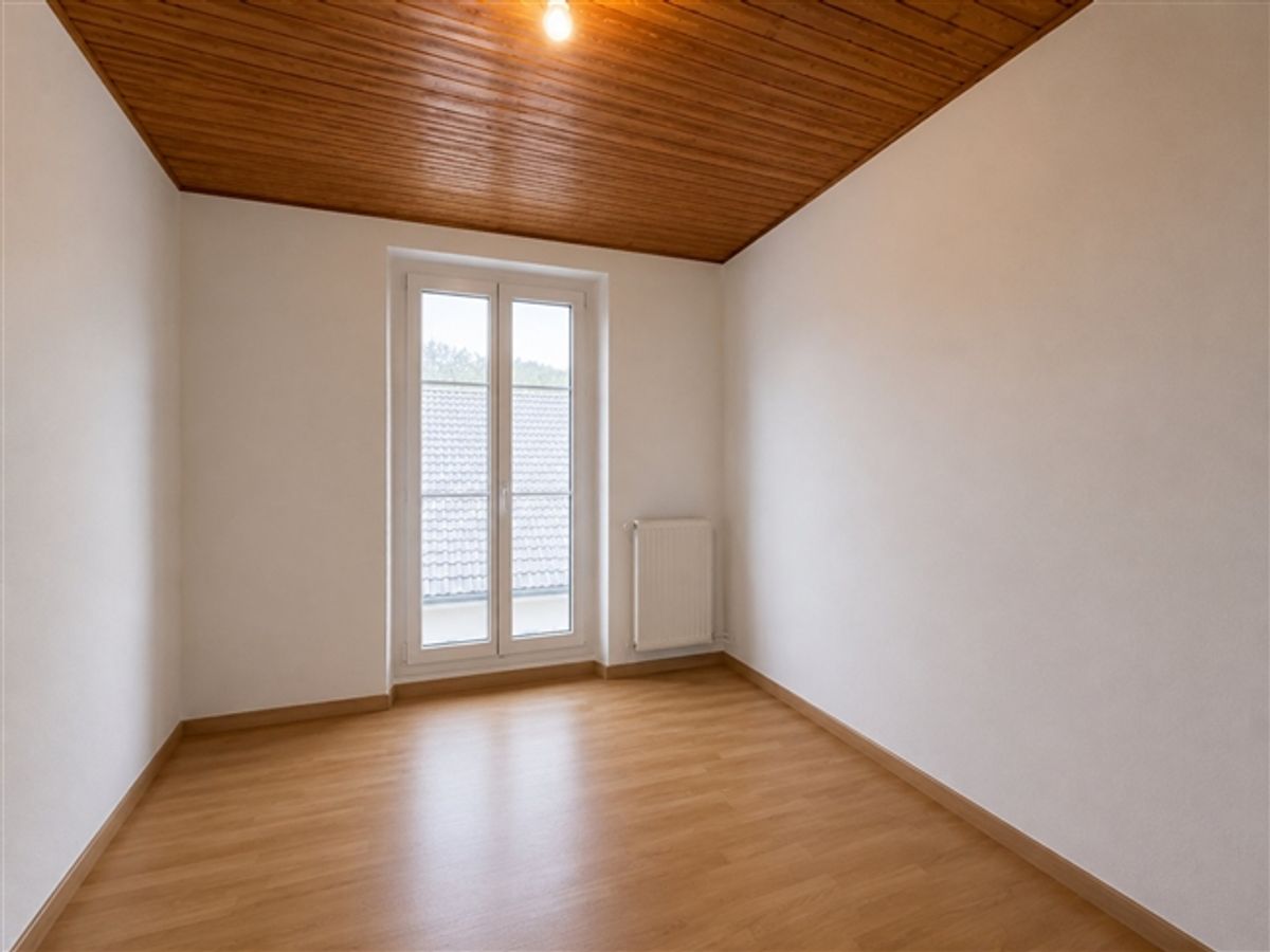 St-Imier, eine wunderschöne 2,5-Zimmer-Wohnung im 2. Stock mit Balkon - 4