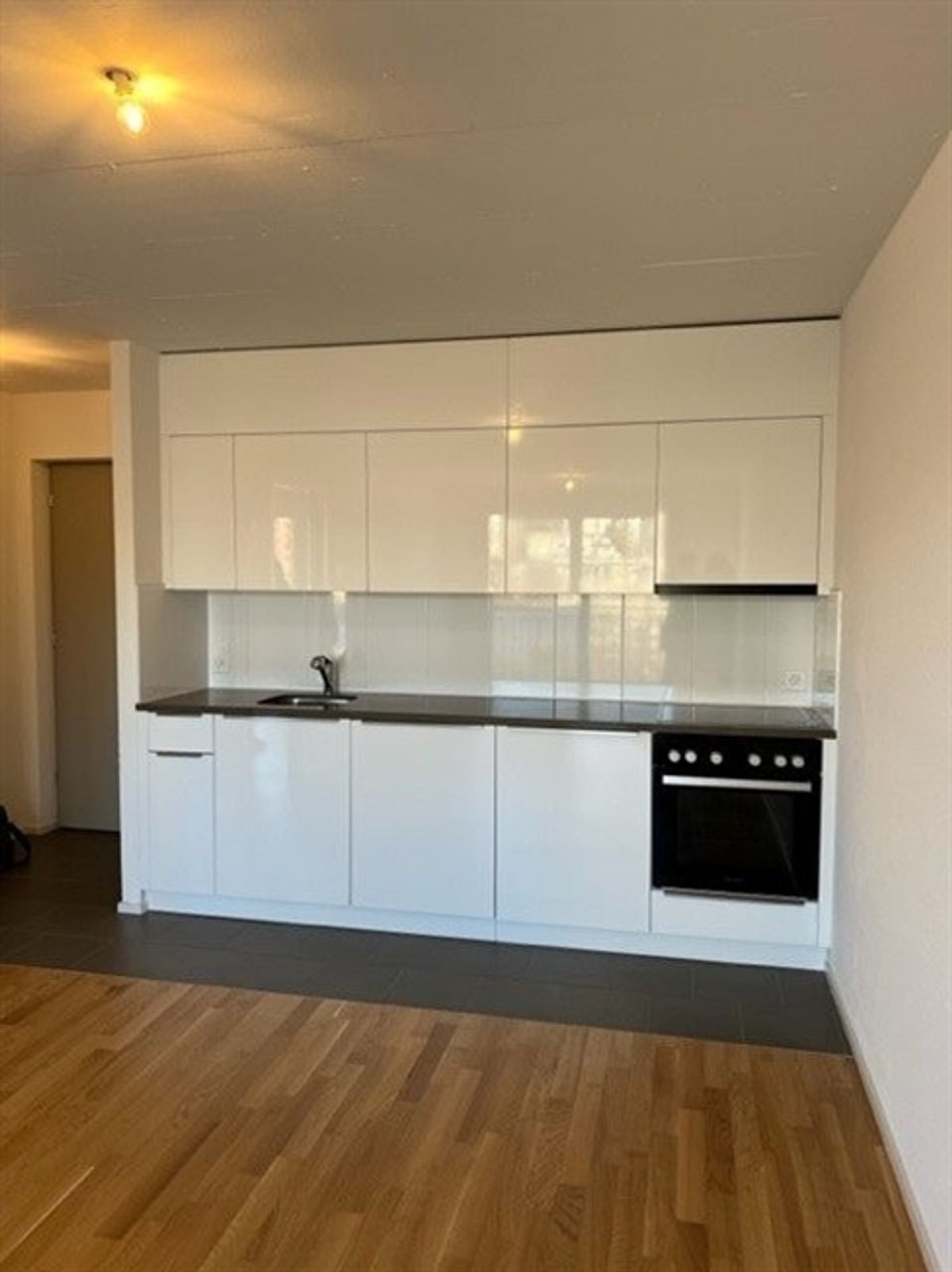 A saisir  Superbe studio idéalement situé au coeur de Fribourg - 2