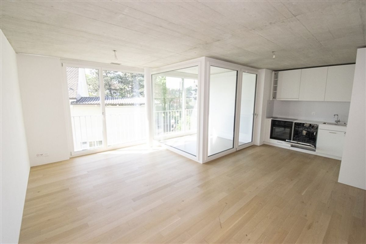 Moderne und helle 1.5 Zimmerwohnung mit eigenem Waschm/Tumbler Kombigerät - 0