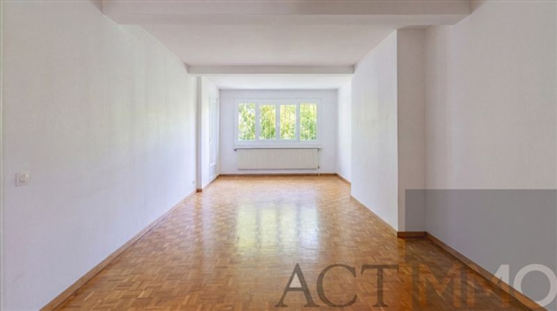 Charmantes Familienhaus zum Renovieren. Heller Pitch mit Garten - 4