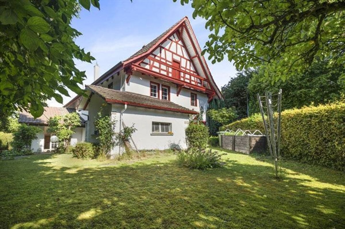 EXKLUSIVES LANDHAUS MIT GESCHICHTE  – IDEAL FÜR MEHRGENERATIONSWOHNEN  IN STEINMAUR - 0