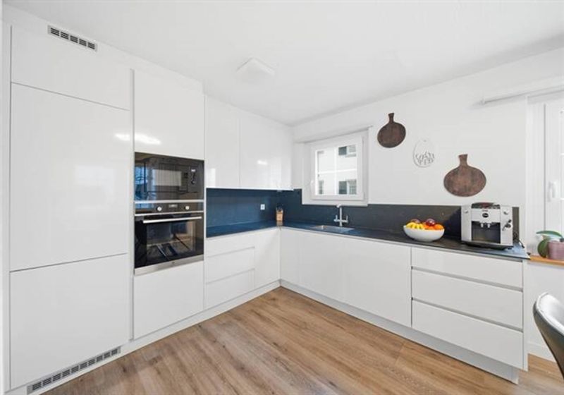 SCHMUCKE 4.5 ZIMMER GARTENWOHNUNG - 3