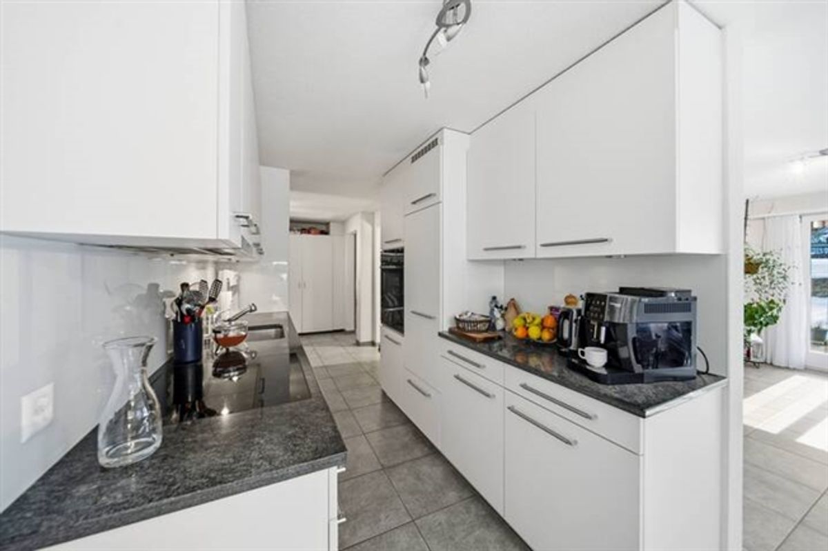 STILVOLL WOHNEN INMITTEN DER ALPEN - 4.5 ZIMMER GARTENWOHNUNG - 4