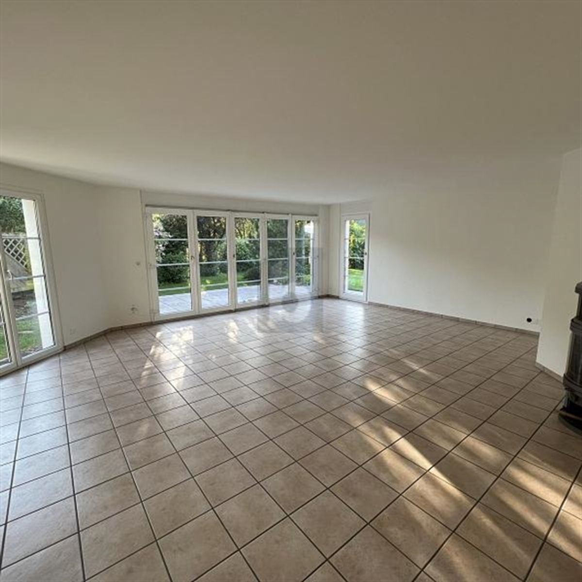 FAMILIENFREUNDLICH MIT SONNIGEM GARTEN - 1