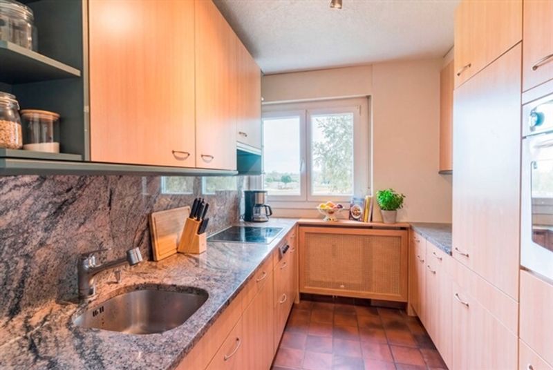 ERSCHWINGLICHE 4.5 ZIMMER WOHNUNG DIREKT BEIM MOOSSEE - 4