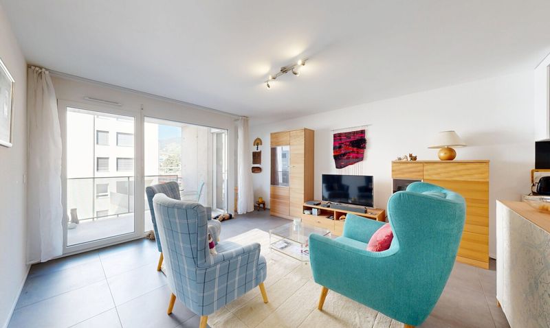 Beautiful Like-New 2.5-Room Apartment in Sierre - 9