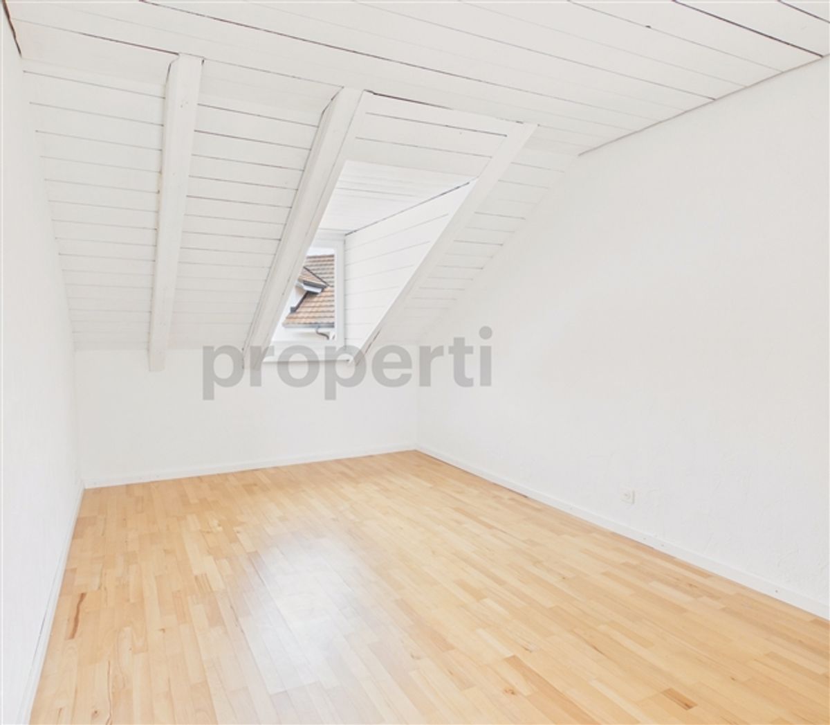 Gemütliche 4.5-Zimmer-Dachwohnung mit Balkon in Beringen - 6