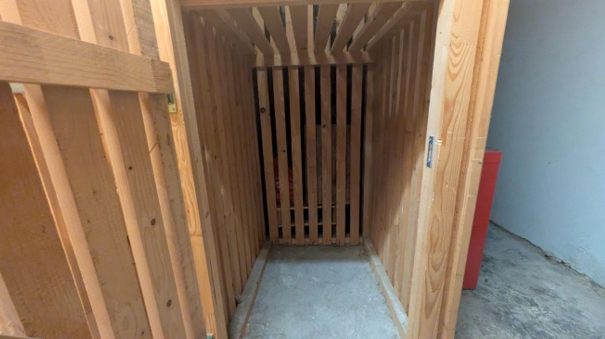 0.65m2 Cave Lausanne - Rue du Simplon 10 - 1