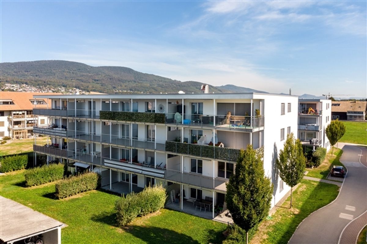 Grosszügige, helle Wohnung mit Sitzplatz - 1